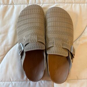 Sketchers Arch Fit with Buckle